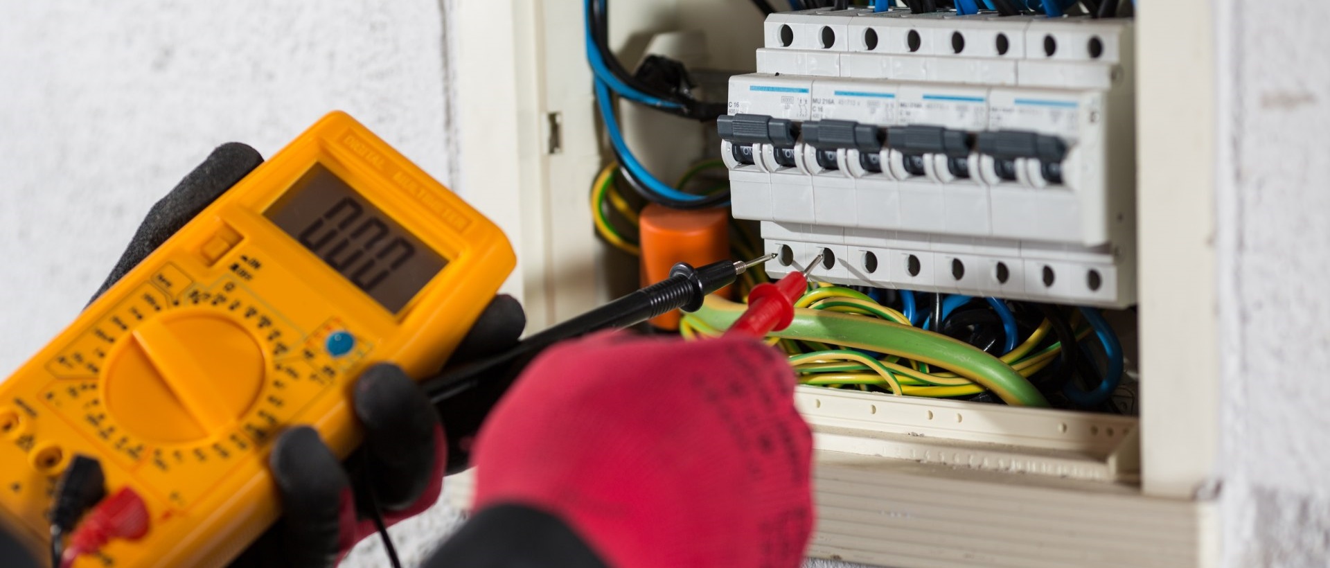 Electricians DA11